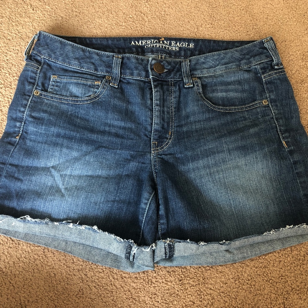 AMERICAN EAGLE MID RISE SUPER STRETCH SHORTS